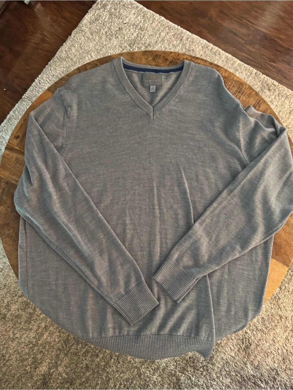 Thomas Dean Men's V-Neck Light Gray Sweater